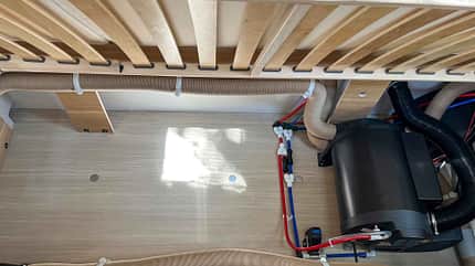 f_Adria-Adora-572_Bettstaukasten