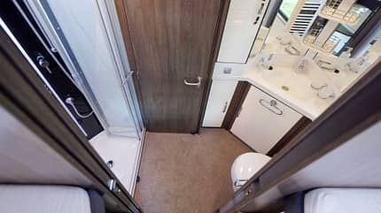 Bad, Phoenix Maxi Alkoven, Wohnmobil, Camping, Test