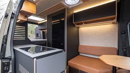 Innenraum, Küchenzeile, Sitzbank Innenraum, Küchenzeile, Sitzbank