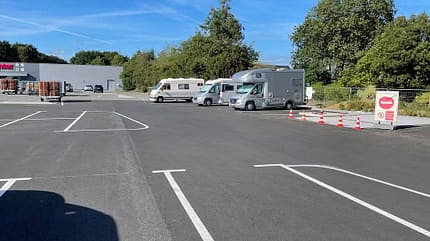 Stellplatz, Supermarkt, Frankreich, Wohnmobil, Parkplatz Stellplatz, Supermarkt, Frankreich