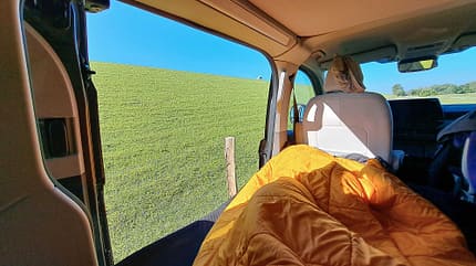 Alte Busse, Fenster, Wiese, Ausblick Alte Busse, Fenster, Wiese, Ausblick