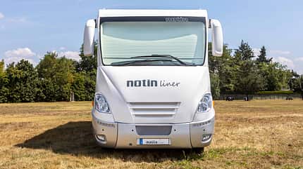 Frontansicht, Notin Liner