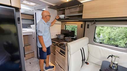 Hymer B-MC T 680, Wohnmobil, Camping, Premium, Urlaub Küche, Hymer B-MC T 680, Wohnmobil, Camping, Premium, Urlaub