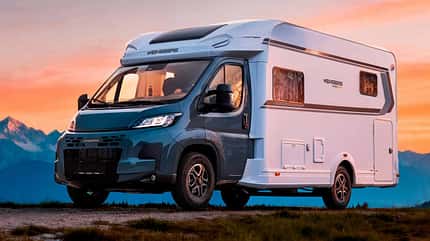 Spicy-Sondermodell, Weinsberg, Außenaufnahme, Sonnenuntergang, teilintegrierets Wohnmobil Spicy, Außenaufnahme