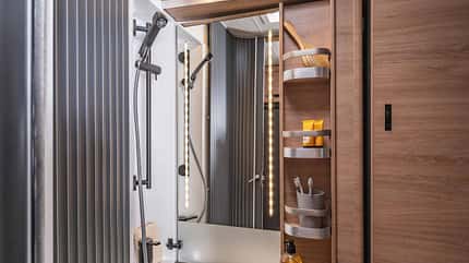 Badezimmer, Dusche, Schwankwand Badezimmer, Dusche, Schwankwand