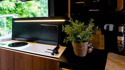 Küchenzeile, Eingangstür, Schiebetür Küchenzeile, Eingangstür, Schiebetür