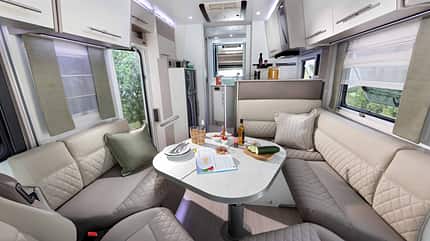 Notin Avila BCL, Innenraum, Sitzgruppe