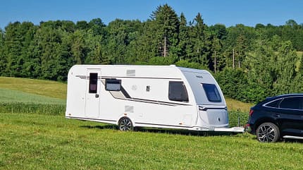 f_Knaus_Südwind_500_UF_Black_Selection_Seitenansicht