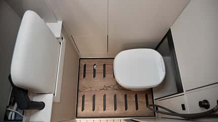 Rhön Camp, The Seeker 4x4, Sprinter, Campingbus, 4x4, Heckbad Rhön Camp The Seeker 4x4