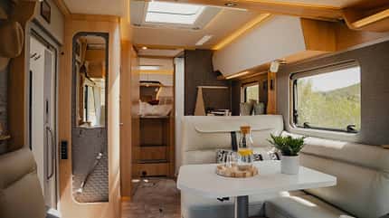 Durchschuss, Innenaufnahme, Wohnmobil