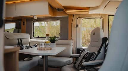 Sitzgruppe, Fahrerhaus, Hubbett, modernes Design Sitzgruppe, Fahrerhaus, Hubbett, modernes Design