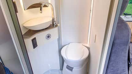 Pössl Summit 600 L, Campingbus, Klo, Bad