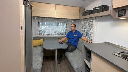 f_Sammler_Familienwohnwagen_Next 381_2