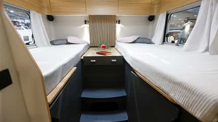 cmt, wohnmobil, mooveo Int 72 ebf elysee spring edition Bett