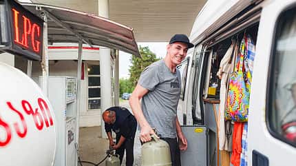 xo_Georgien_Tankstelle