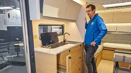 Küche, Adria Adora 532, CMT 2026, Wohnwagen, Camping