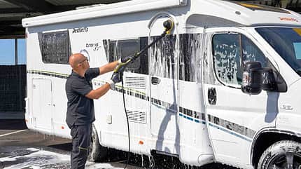 Außenreinigung, Auswintern, Kontrolle, Wartung, Wohnmobil
