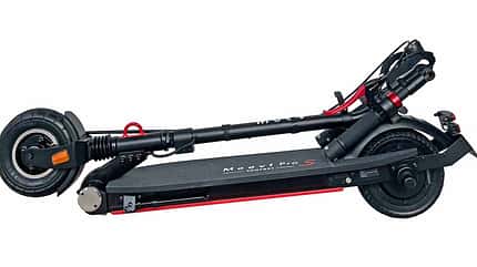 zusammengeklappter Roller, Elektro-Tretroller