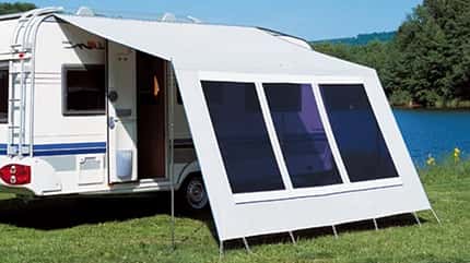 DWT Foyer – das Sonnensegel für Wohnwagen mit Vorderwand