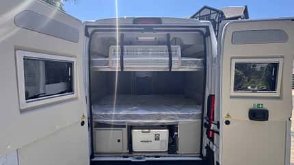 Doppelquerbett, Stockbett, Hecktüren, Außenaufnahme Doppelquerbett, Stockbett, Hecktüren, Außenaufnahme