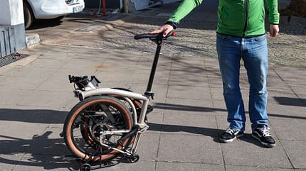 Fahrrad, Faltrad, Brompton, Sattelstütze, Schiebehilfe f_Brompton_Faltrad_Sattelstütze