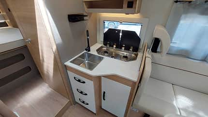 Itineo, PM740, Wohnmobil, Queensbett Teilintegriert Küche, Itineo, PM740, Wohnmobil, Queensbett