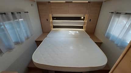 Itineo, PM740, Wohnmobil, Queensbett Teilintegriert Bett, Itineo, PM740, Wohnmobil, Queensbett
