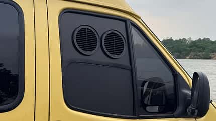 Window_Venting_Kit-4 Zero Breez Mark 3 Fensterschablone für Luftauslässe von mobiler Klimaanlage für Wohnmobile. Window_Venting_Kit-4 Zero Breez Mark 3 Fensterschablone für Luftauslässe von mobiler Klimaanlage für Wohnmobile.