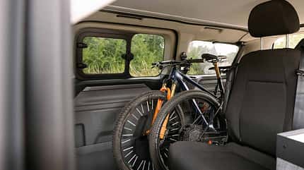 Innenraum, zwei Fahrräder, Transport im Innenraum Space Camper, Classic+, Bike