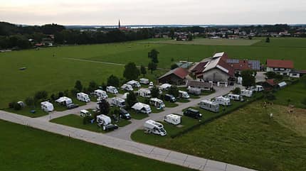 Stellplatz, Wohnmobilstellplatz Schmid, Chiemsee, Chiemgau, Bayern, Übersee