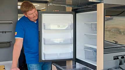 Reisemobil, Frankia Noctra Liner, Premiere, Küche, Kühlschrank f_Frankia_Noctra_Liner_Küche