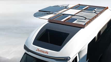 Der Dethleffs C.Core ist die Studie eines Wohnmobils der Zukunft mit Solarblume, die ausgefahren eine Markise ist und sich während der Fahrt in er Reling verstecxkt. Das Wohnmobil ist Autark und der Aufbau elektrisch.