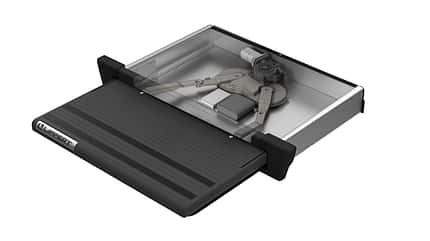 Lippert Libero: batteriebetriebene Trittstufe Lippert Libero: batteriebetriebene Trittstufe
