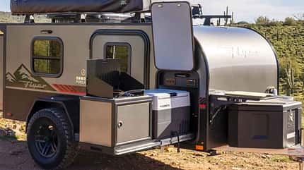 inTech Flyer Pusue, Caravan, Außenaufnahme, Ausziehküche i_Flyer_Pursue_Außen