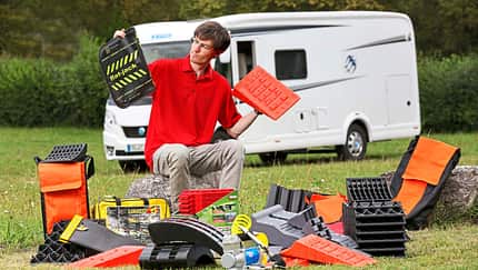 Mit KEILEN UND CO. steht das Reisemobil angenehm eben. 