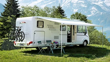 Reisemobil mit Markise