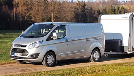 Ford hat dem Van neue Motoren und MEHR ANHÄNGELAST spendiert. 