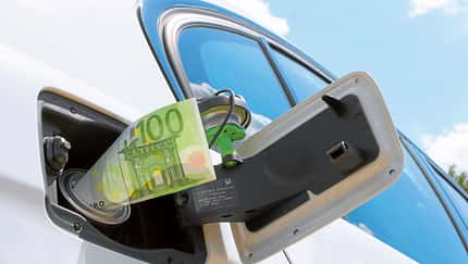 Wohnmobile an Tankstelle