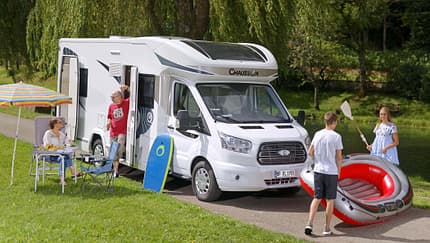 Wer dachte, es gibt keine neuen Grundriss-Ideen mit Hubbett mehr, hat die Rechnung ohne die findigen Trigano-Entwickler gemacht.