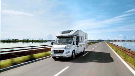 Adria Coral 670 DL Axess
