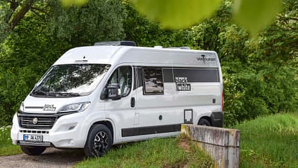 Van-Tourer Black & White