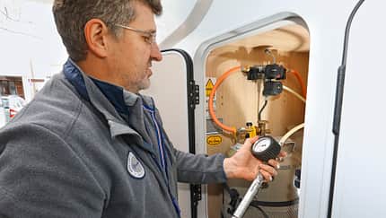 Einbau Gasflaschen-Umschaltanlage