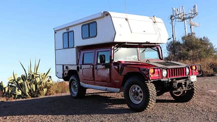 Hummer H1 mit Callen Camper-Absetzkabine