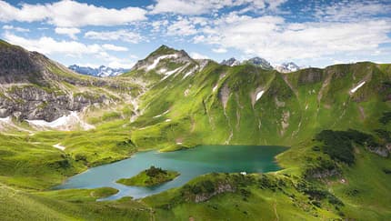 alpin lake schreeksee in bavaria, allgau alps, germany