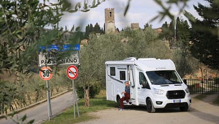Große und schlanke T-Modelle auf Ford