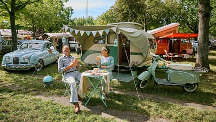 Oldie-Caravan Mostard