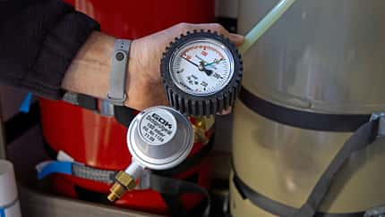 Mobil opt. Gasflaschenumschalt-Anlage GasprŸfung