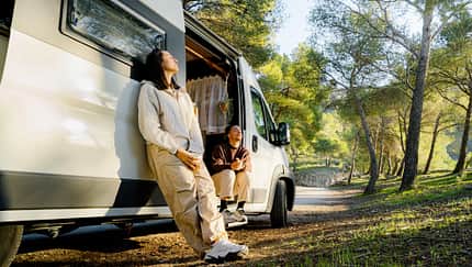 Campervan, Saisonstart, Pärchen, Natur
