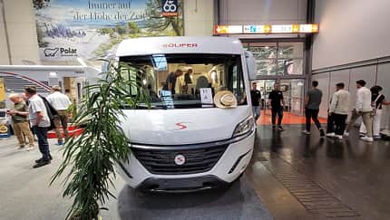 Frontansicht, außen, Vollintegriert, Reisemobil, Caravan Salon