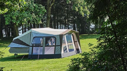 Faltcaravan, aufgebaut, Vorzelt